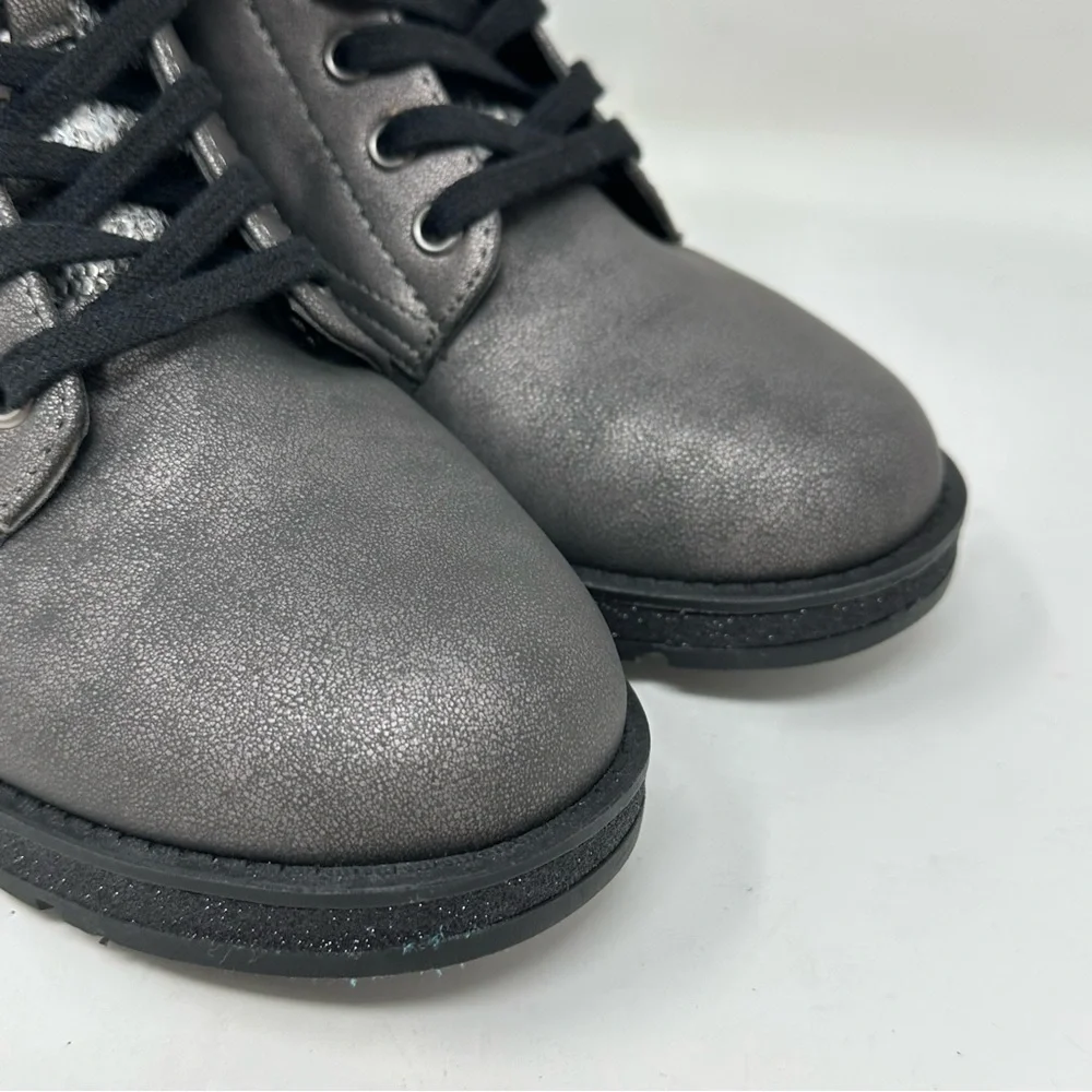 NEW Mia Reeva Big Girls Grey Combat Boots Size 4